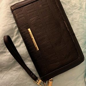 Steve Madden wristlet